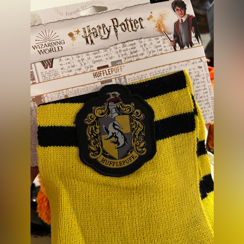 Harry Potter themed scarfs, Halloween costume